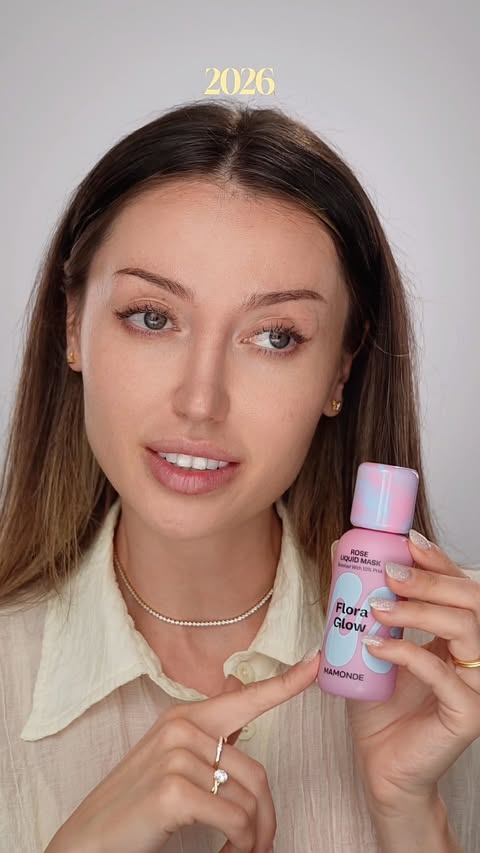 Instagram post by @juliannafresko for Mamonde. Caption reads: #AD What is even @mamonde_official Liquid Mask? I....