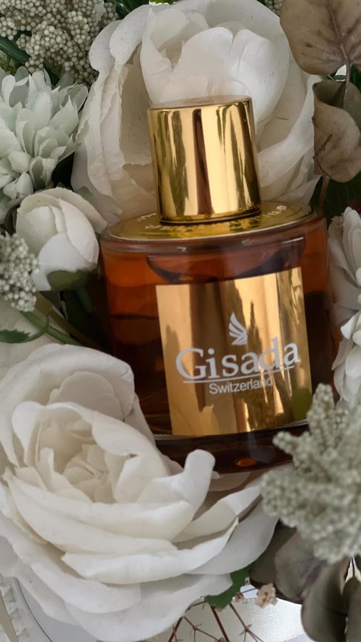 Instagram post by @swissfragrance_pro for Gisada. Caption reads: [...] Tauche ein in die Welt von #Gisada –....