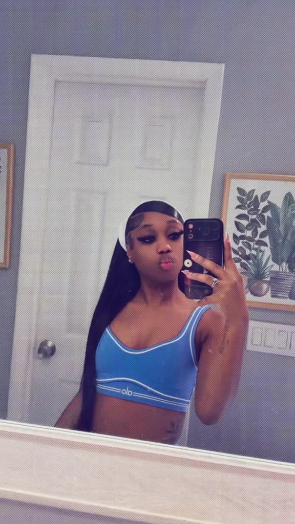TikTok post by @lilmoniiii for Bling Hair. Caption reads: @Bling Hair Fashion so full 😍😍😍.