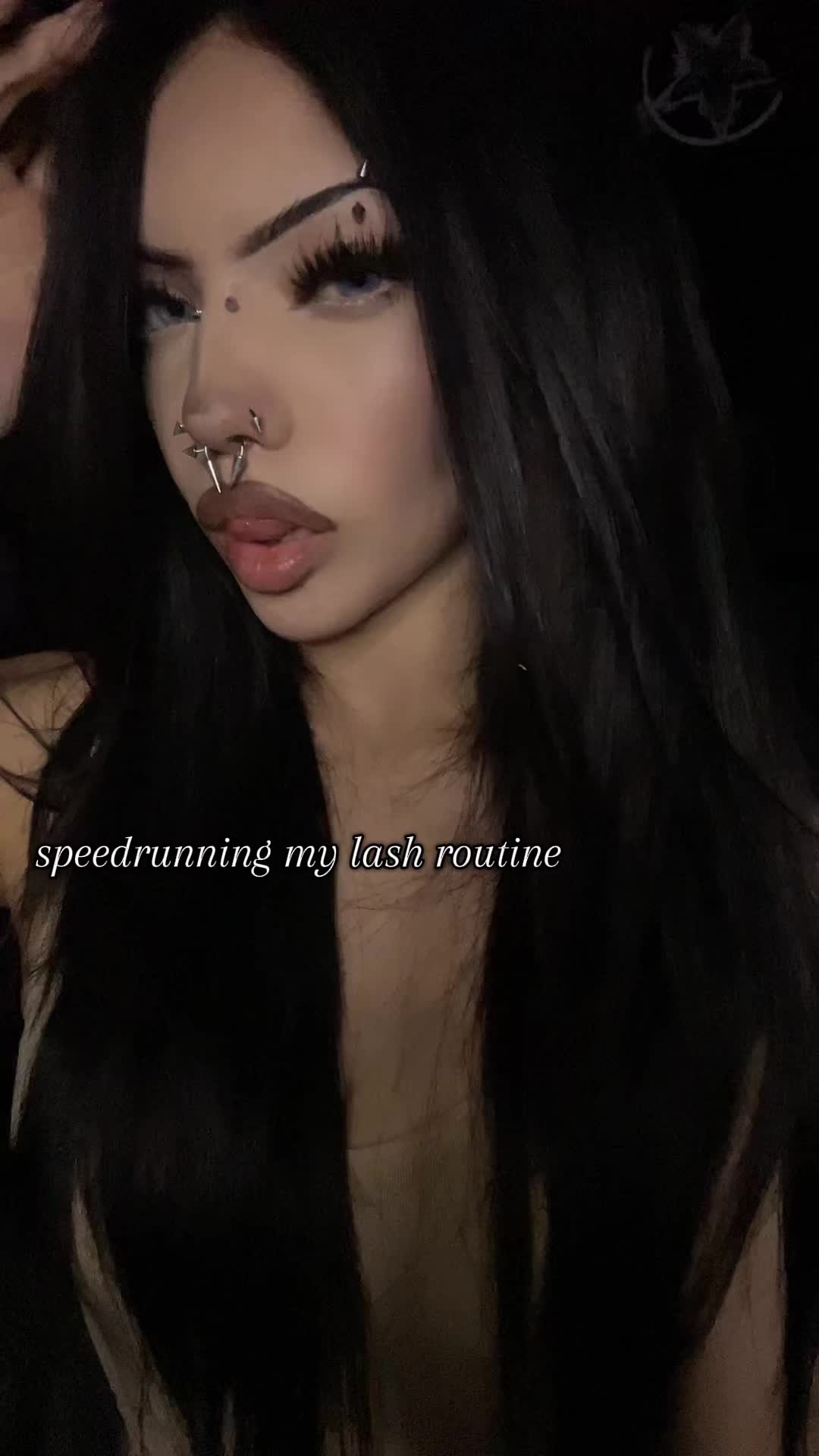 TikTok post by @askingaryssa for Fowendia Lashes. Caption reads: [...] 😻 @Fawndia Beauty #fyp #foryoupage....