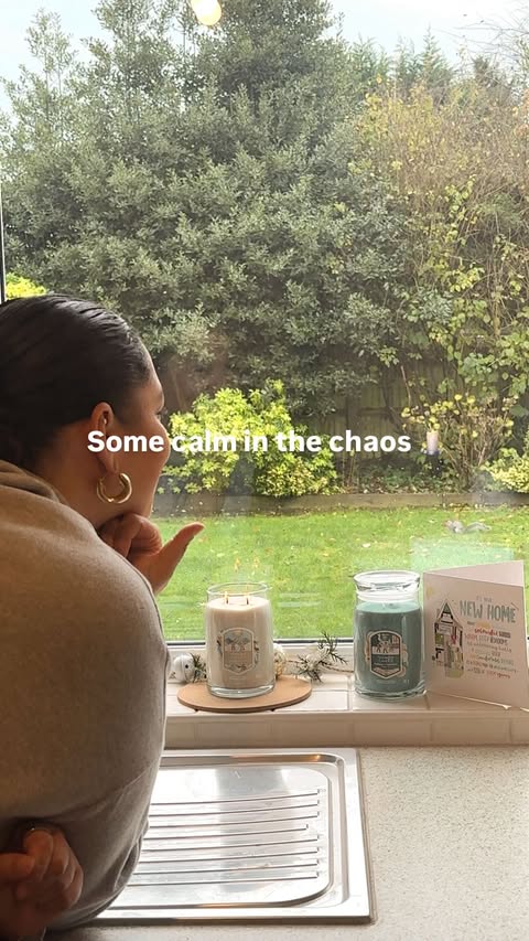 Instagram post by @gracefvictory for Yankee Candle. Caption reads: [...] and the room smelling amazing from....