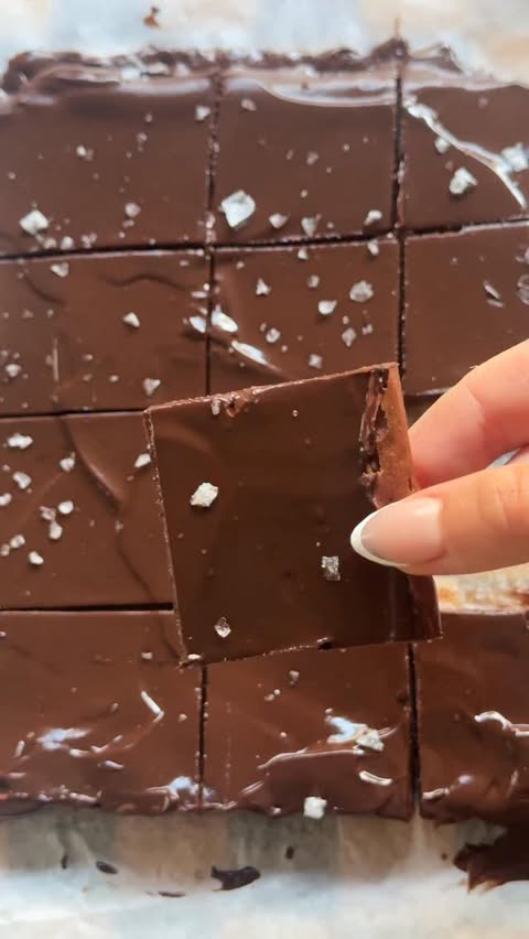 Instagram post by @_bellabakes for Devotion Nutrition. Caption reads: [...] code SHELLYT056 for 10% off your....