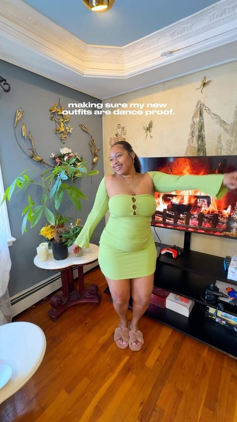 Instagram post by @jasjoliee for Klassy. Caption reads: [...] to join the braless revolution with @klassy....