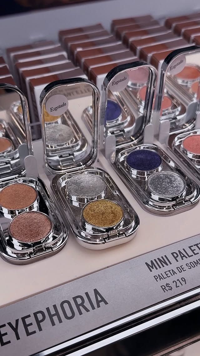 Instagram post by @bruhuli for rabanne. Caption reads: meu pequeno guia de produtos pro carnaval — que....