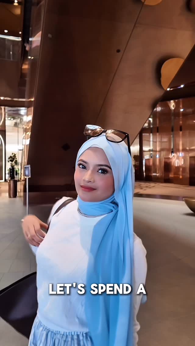 Instagram post by @nrtqhhh for Revlon. Caption reads: No more blotting paper and hi Revlon oil-Absorbing....