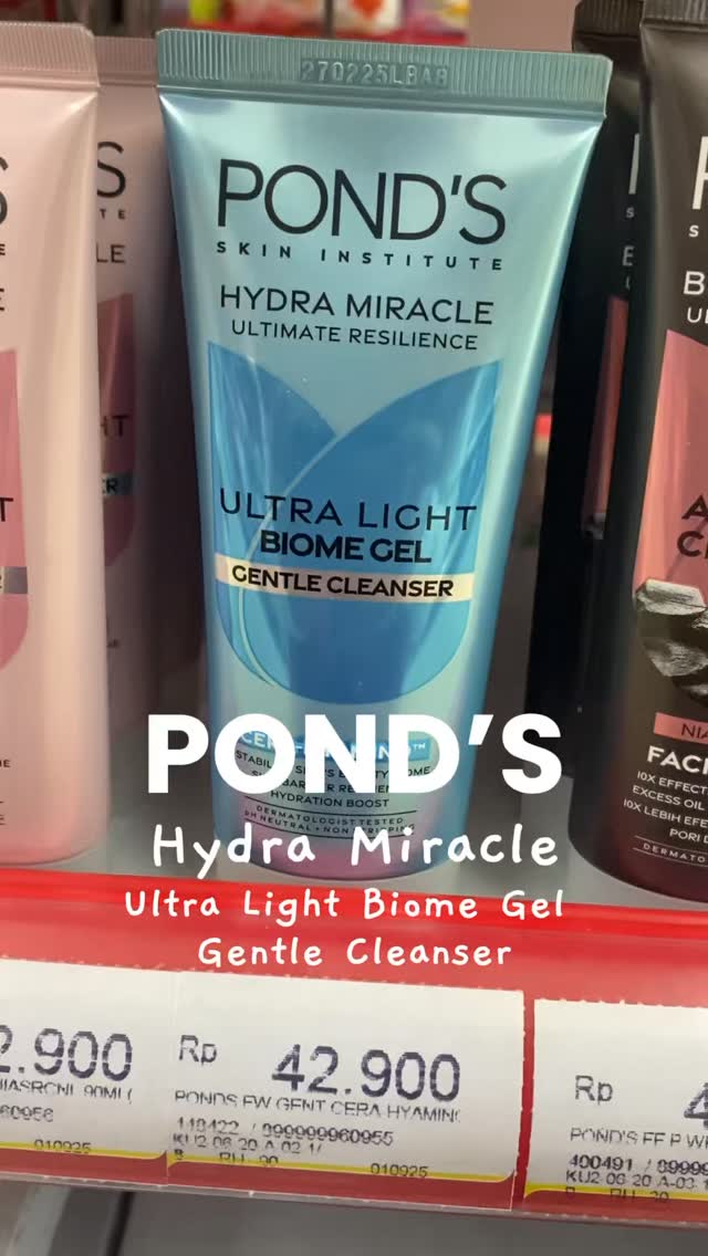 Instagram post by @onlylavv_ for Alfamart. Caption reads: [...] di Manila! 😍✨�

@pondsindonesia @alfamart....