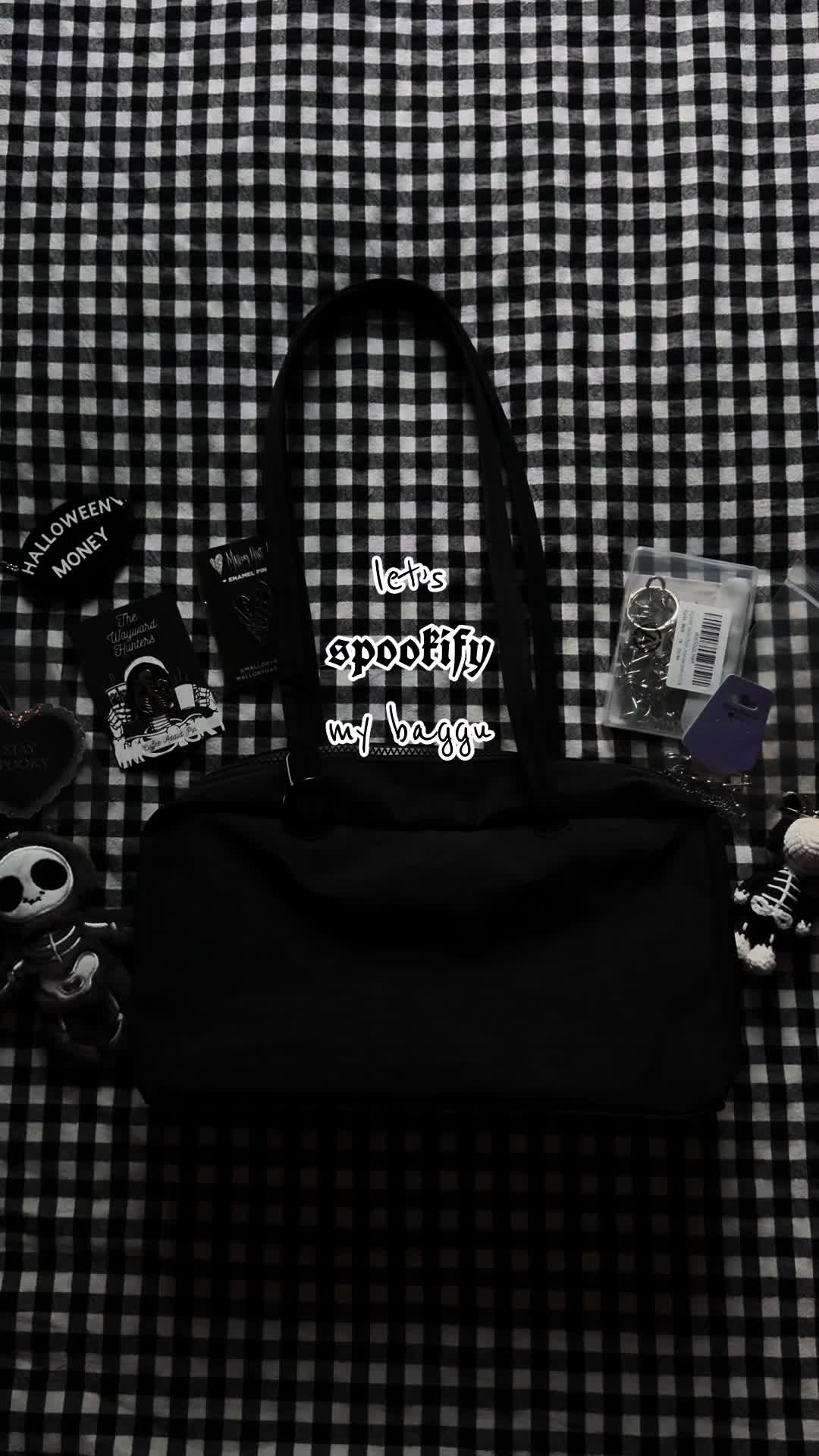 TikTok post by @zelduuuhh for BAGGU. Caption reads: Finally decorating my @BAGGU bowler  🖤🕸️💀⛓️ ....