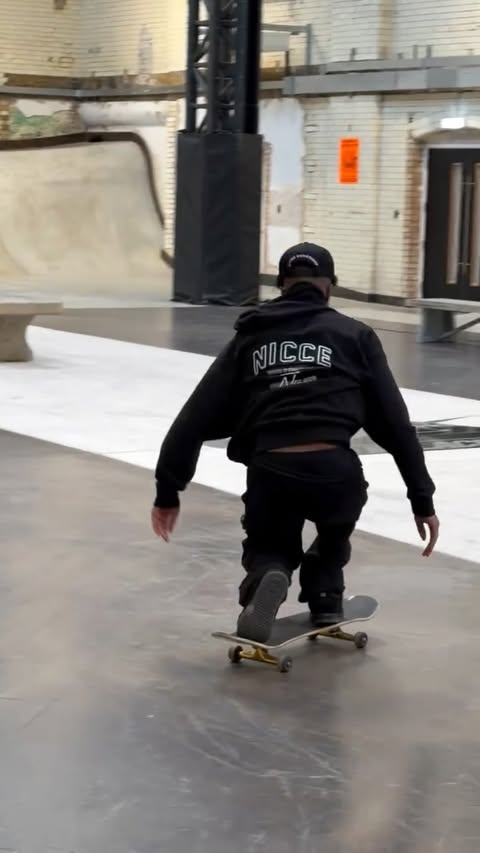 Instagram post by @bushybroweth for NICCE. Caption reads: Last Skate Before Christmas 🎄

🎥 @pele_castillz....