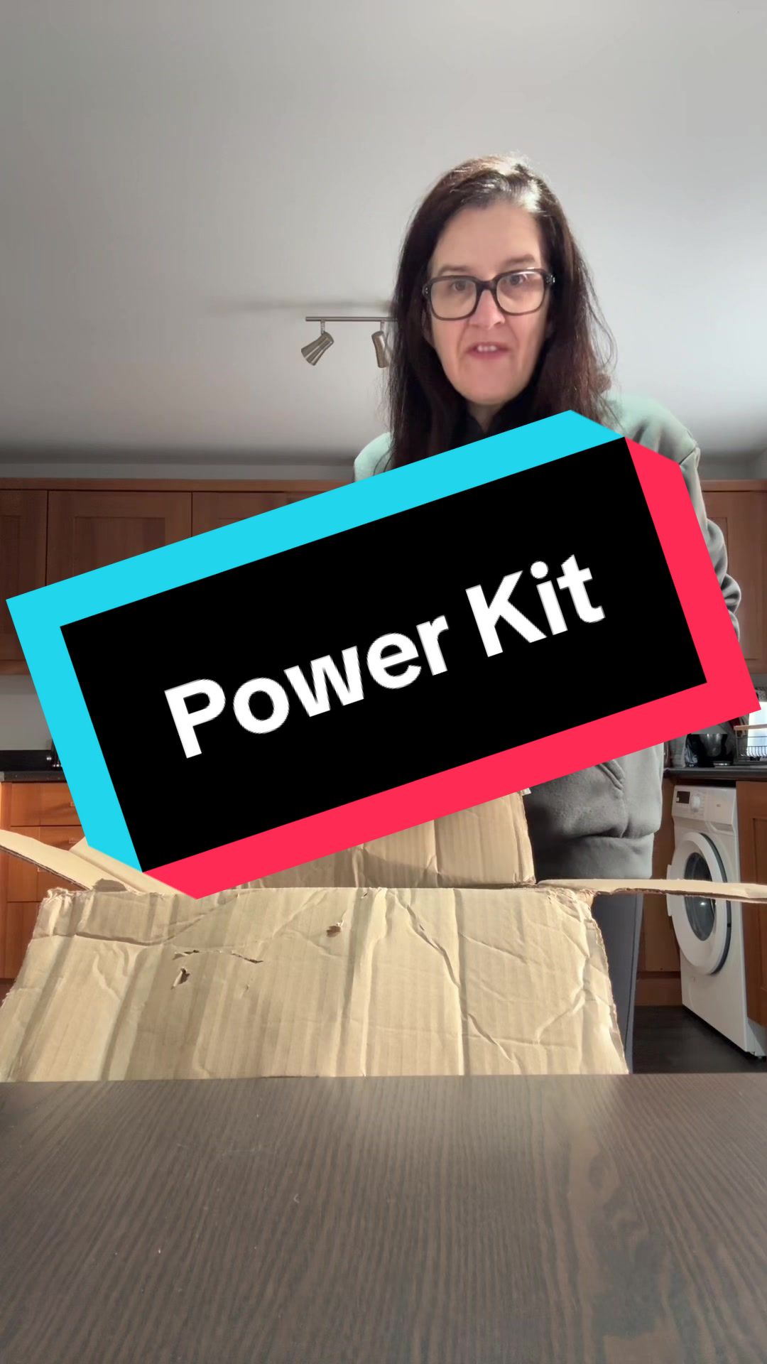 TikTok post by @positive__jess for Minky Homecare. Caption reads: [...] #tiktokmademebuylt #cleaning @Minky Homecare....