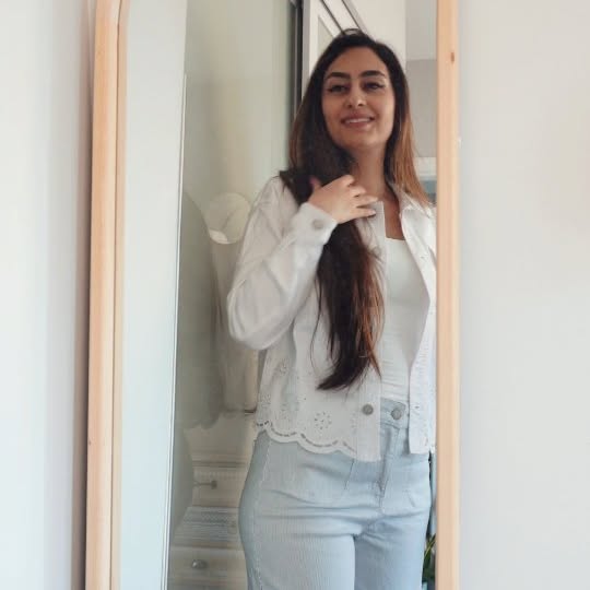 Instagram post by @minaeinifar for Charlie B Collection. Caption reads: [...] Use discount code: MINAEINIFAR10....