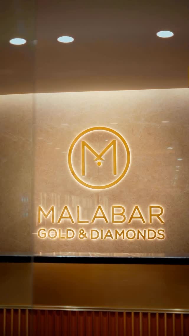 Instagram post by @idhu_namma_covai for Malabar Gold and Diamonds. Caption reads: Veetla kalayanam naalum seri, endha visesham....