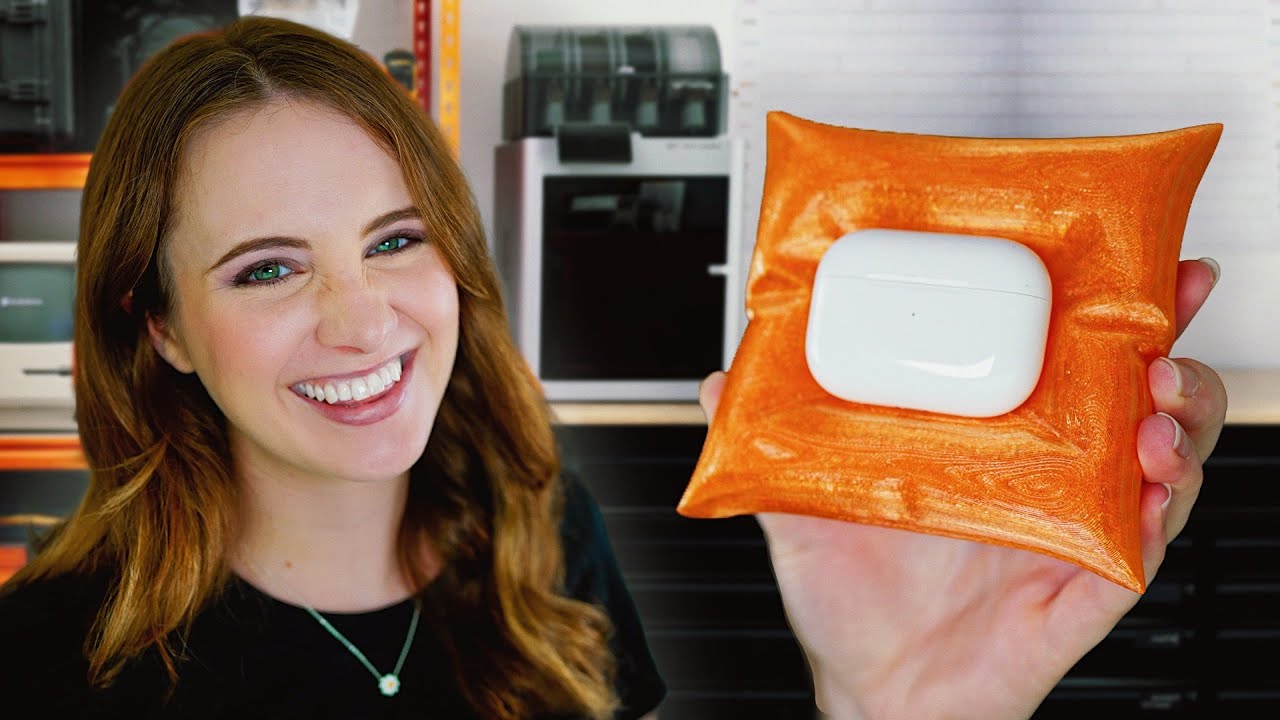 YouTube post by @saradietschy for Thingiverse. Caption reads: Organizing my Desk with 3d printing.