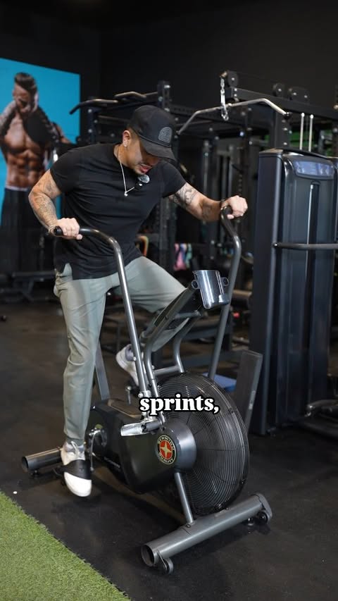 Instagram post by @athlete_m.e for NAKED nutrition. Caption reads: I've been using the new @Nakednutrition....