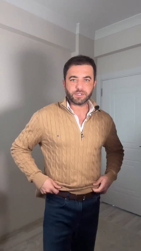 Instagram post by @erdemosmann for Lacoste. Caption reads: Yine sonbahar 🍂 

#reklam #ootd #outfit #menstyle....