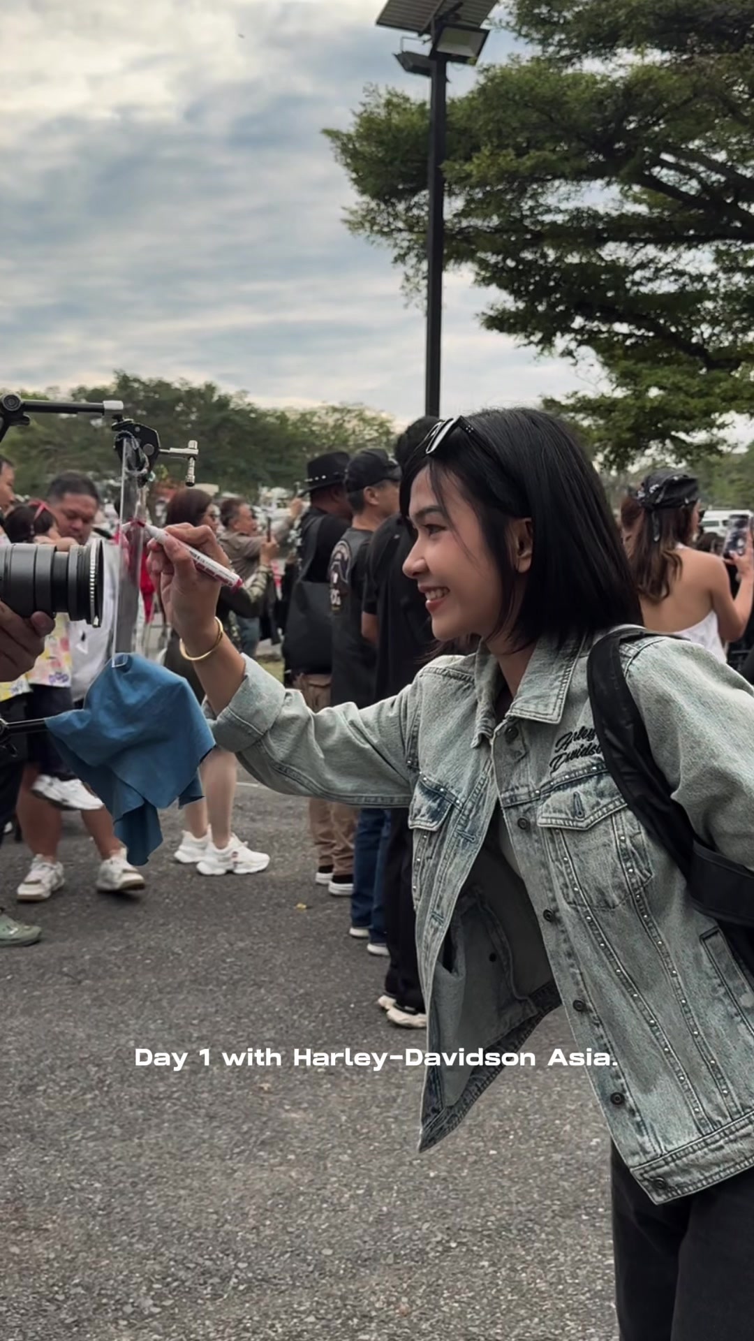 TikTok post by @aunyongstyle for Harley-Davidson. Caption reads: [...] 😊✨ ไม่ผิดหวังที่รอคอย.. @Harley-Davidson ....