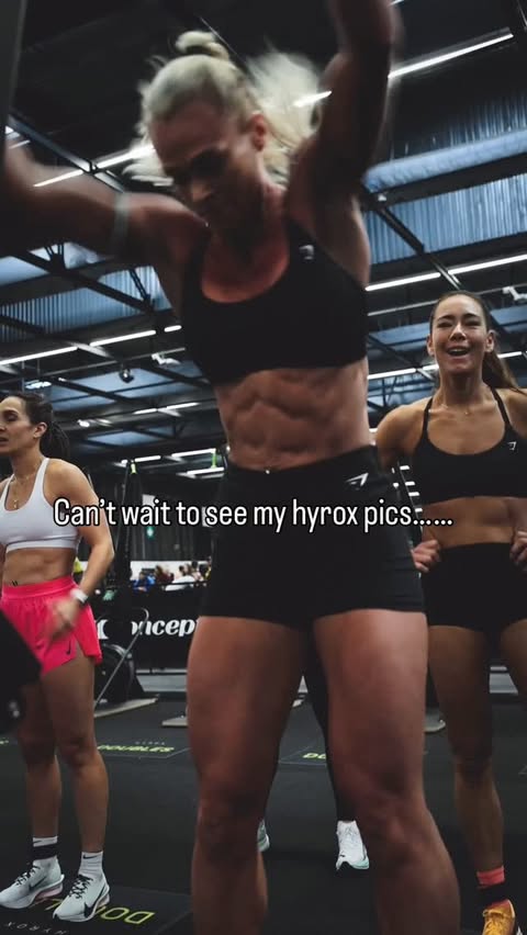 Instagram post by @sarahholden_fit for Esn. Caption reads: Why they do me like that tho….?💀😂🦵🏼

#hyrox....