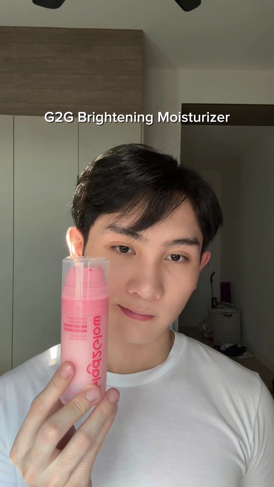TikTok post by @rolandteo00 for Glad2Glow.my. Caption reads: @Glad2Glow.my #moisturizerviral #g2gbightmoist....