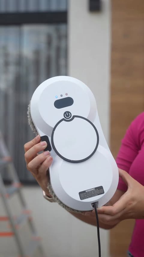 Instagram post by @ericaamarks for AliExpress. Caption reads: [...] my link to explore amazing products on....