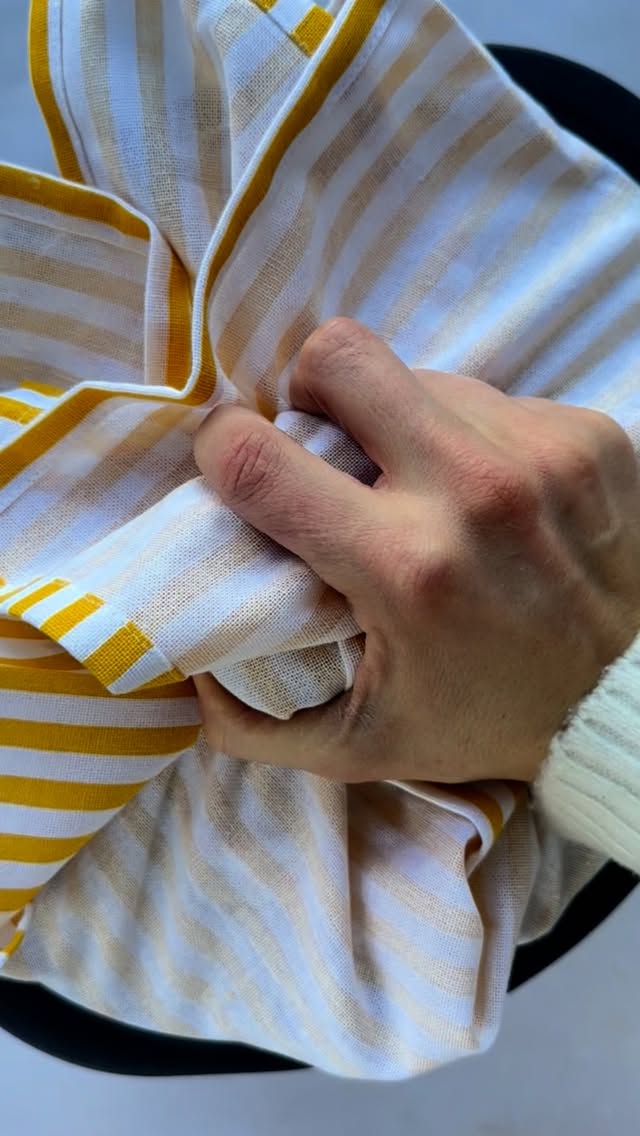 Instagram post by @tamingtwins for HarperCollinsUK. Caption reads: Comment ‘book’ to get the link! 🍋 SLOW COOKER....