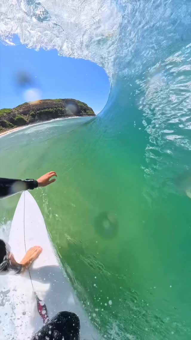 Instagram post by @surfingwithnoz for Insta360. Caption reads: [...] in bio) 💎

Shot on the @insta360 X5 

Click....