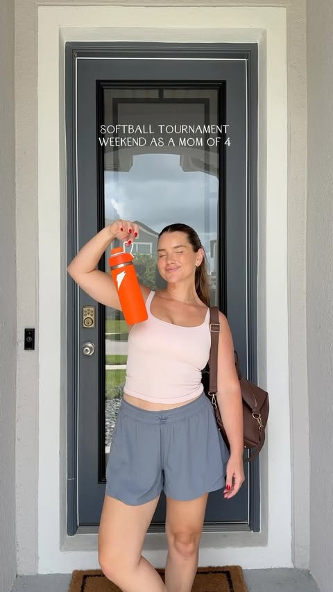 Instagram post by @laurrrenhunter for Gatorade. Caption reads: #GatoradePartner Tournament weekends = early [...].