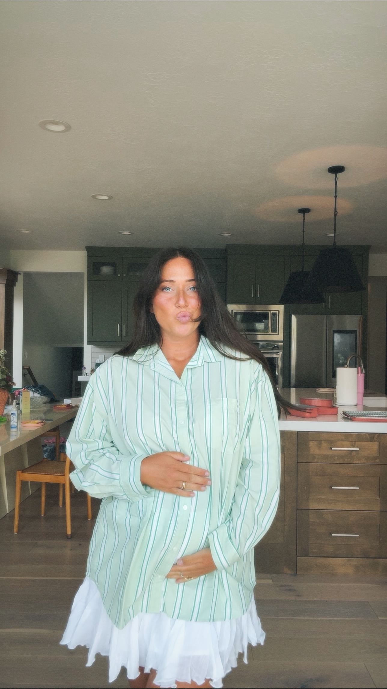 Instagram post by @lobeeston for Kodiak Cakes. Caption reads: [...] have so much protein!
Recipe: 1 cup....