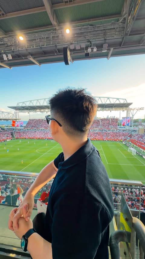 Instagram post by an influencer for Hisense Canada. Caption reads: [...] @fifaworldcup #ad #hisensecanada....