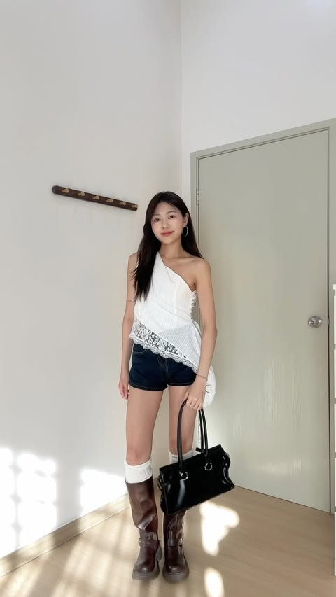 Instagram post by @haileyylin_ for Pinduoduo. Caption reads: Outfit check🫯✨ . . .....
