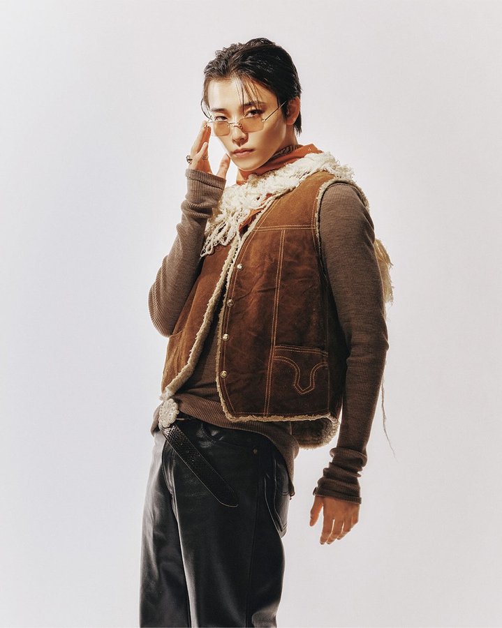 Instagram post by @8810_takaofficial for NYLON. Caption reads: .
NYLON JAPAN 9月号🐎🔫💥
@nylonjapan.