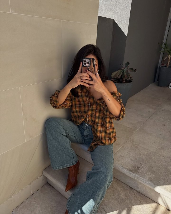 Instagram post by @claudiabonifazio for Fashion Nova. Caption reads: [...] instagram pages - wearing @fashionnova #ad.