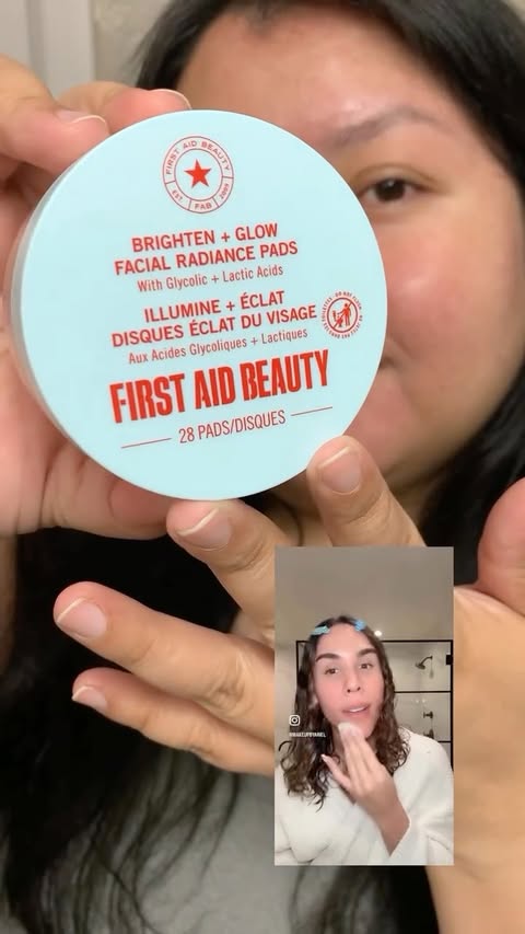 Instagram post by @cabazita_morada for First Aid Beauty. Caption reads: @firstaidbeauty Facial Radiance Pads ✨ . If you’re....