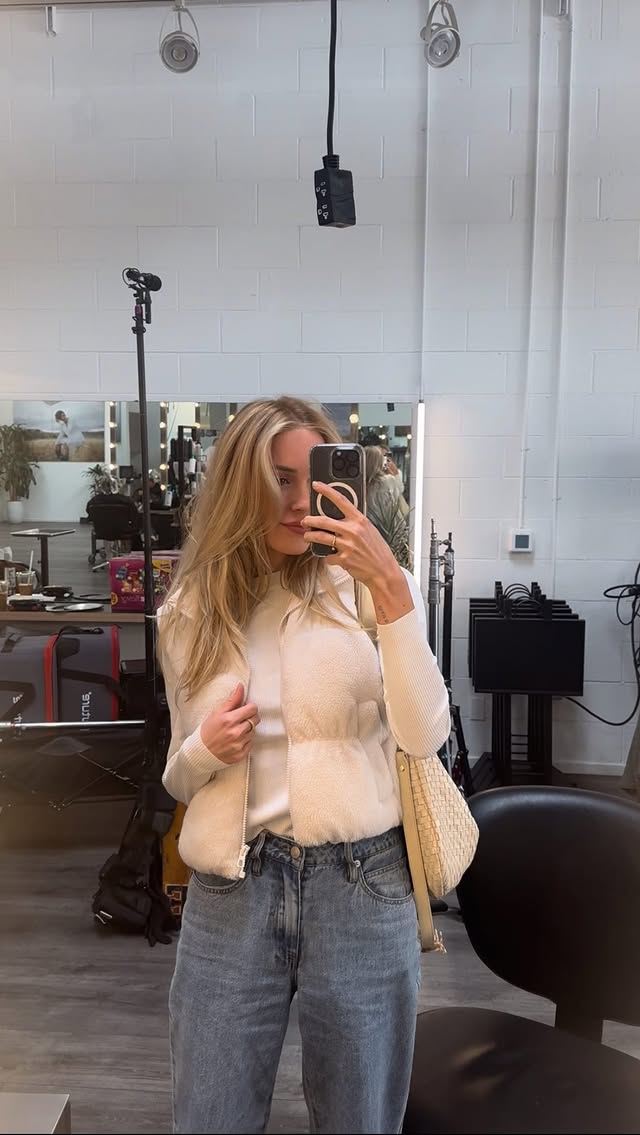 Instagram post by @cassierandolph for AQUIS Hair. Caption reads: mini vlog! headed to LA to work with @aquishair....