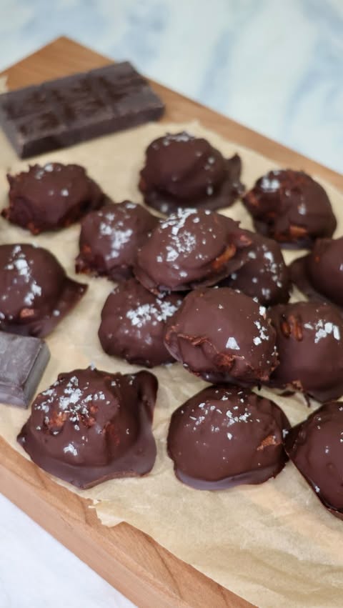 Instagram post by @cookingkatielady for Truvani. Caption reads: No Bake, 8 Ingredient Cottage Cheese Chocolate....