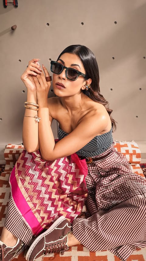 Instagram post by @upalina_gupta for John Jacobs Eyewear. Caption reads: [...] in instantly. These frames from....