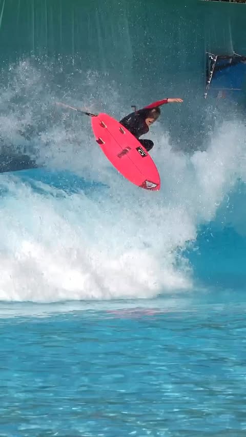 Instagram post by @rockismo for Sun Bum. Caption reads: Super fun day at @wavegarden_official !
Merci....