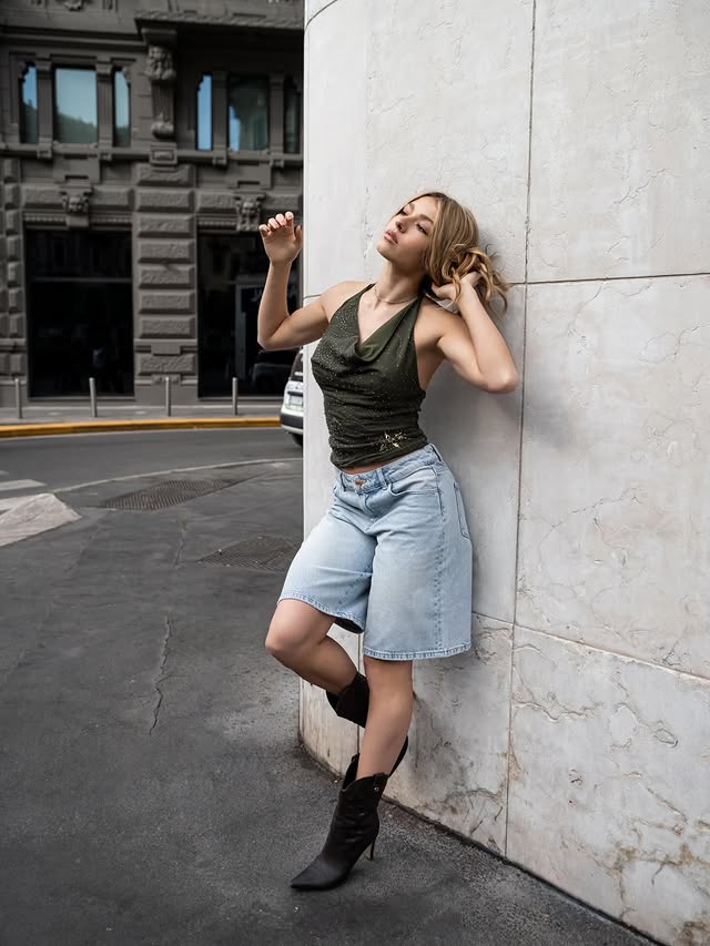 Instagram post by @erika.saraceni for TALLY WEiJL. Caption reads: [...] #TotallyUnstoppable #TotallyBasics....