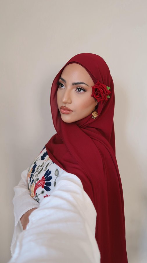 Instagram post by @luckyzaina for NYVA. Caption reads: [...] friendly hijab tutorial! Hijab from....