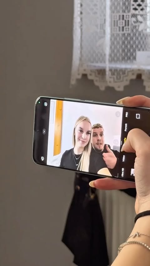 Instagram post by @nellyapeta for Xiaomi Czech. Caption reads: Redmi Note 15 Pro+ 5G je opravdu odolný telefon.....
