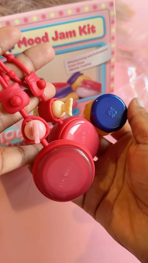 Instagram post by @suaamigaisa for Frudia. Caption reads: [...] 53 🎀 Lip & Cheek Keyrin #yesstyle #frudia....