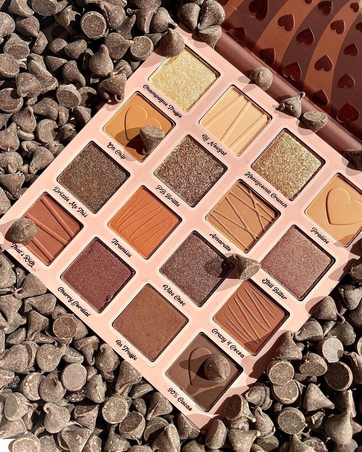 Instagram post by an influencer for ColourPop Cosmetics. Caption reads: [...] Chocolates palette from @colourpopcosmetics....