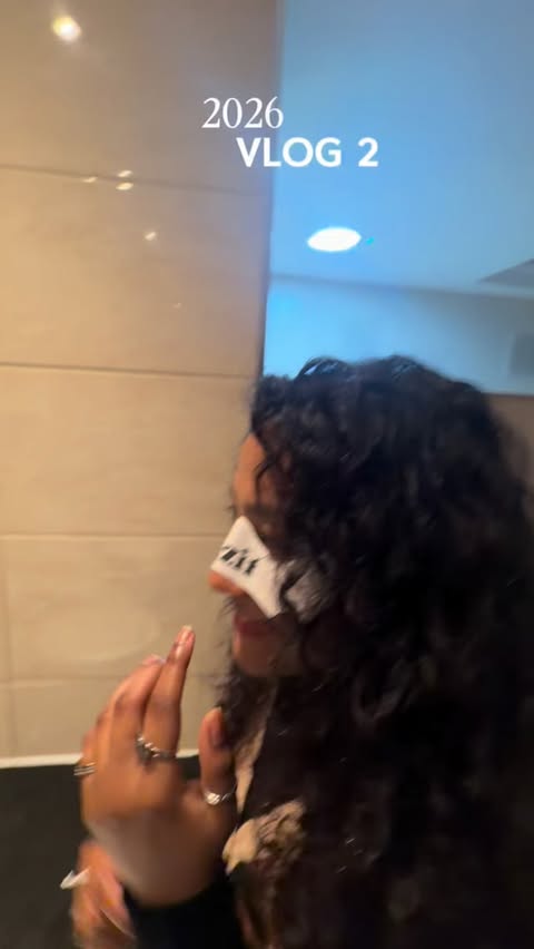 Instagram post by @anushkaa.official for Fazit. Caption reads: [...] the first time ☺️✨🇬🇧🤌🏻 

Thank you....