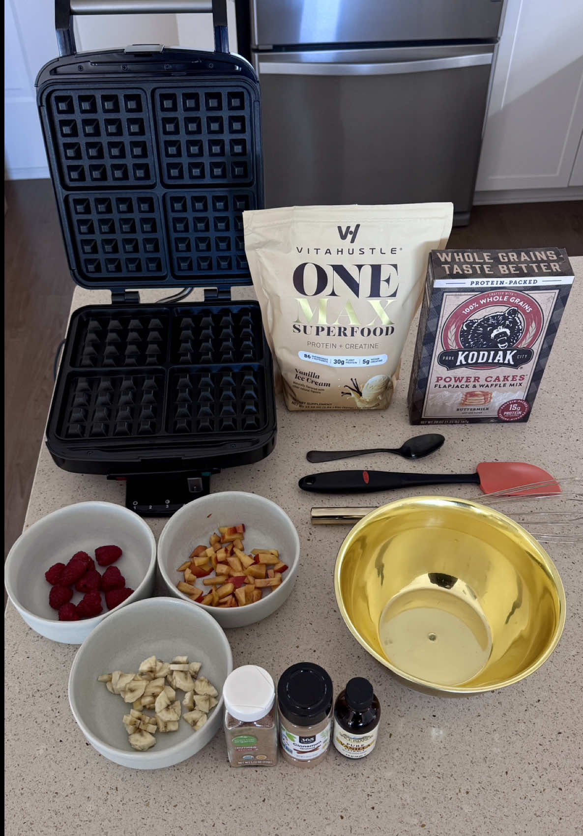 TikTok post by @steezusshuttlesworth for VitaHustle. Caption reads: [...] goals to hit. Peep how I use the new....