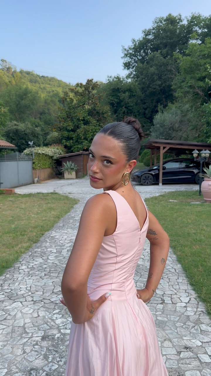 Instagram post by @giorgia.malerba for House Of CB. Caption reads: Ready 👯‍♀️ 
Dress: @houseofcb 💝 #gifted.