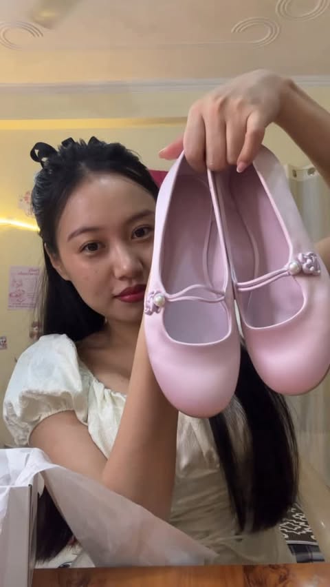 Instagram post by @akum_la_imsong for CHARLES & KEITH. Caption reads: The og ballet flats you NEED this summer....