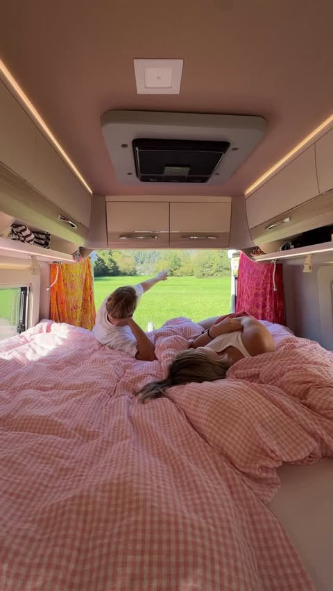 Instagram post by @eliasandkajsa for Shark Clean. Caption reads: annonse Our biggest van life lesson yet: no matter....