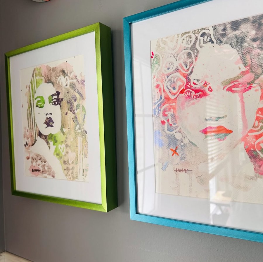 Instagram post by @tanyaaubut for Frame It Easy. Caption reads: [...] and that’s exactly why I chose @frameiteasy....