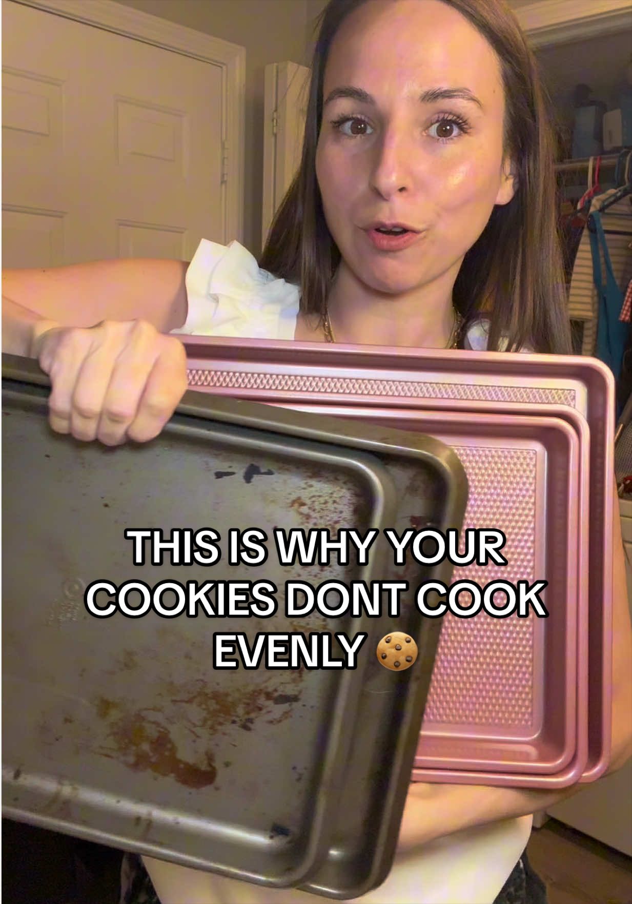 TikTok post by @shelby_lynnnn for Kit Experto. Caption reads: Non-stick, your food will bake evenly, AND they....