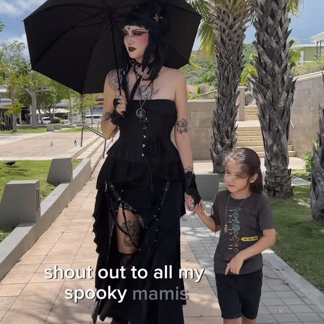 Instagram post by @luann.ros for FANTASMAGORIA. Caption reads: Es un nene con pelo largo!
Remake of this after....