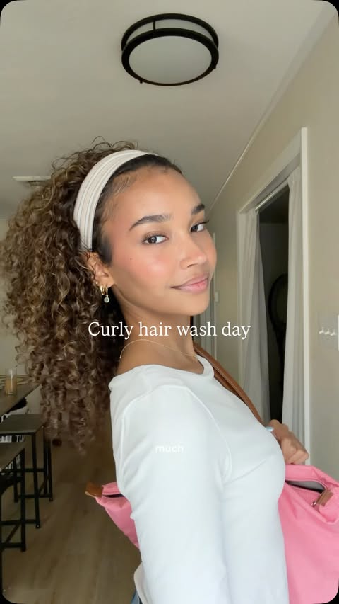 Instagram post by @kayleemalcolm for Suave. Caption reads: [...] hair reset before school starts 🫧 The....