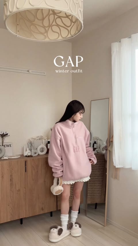 Instagram post by @ami___nmo for Gap Inc.. Caption reads: ︴winter look , pink and....